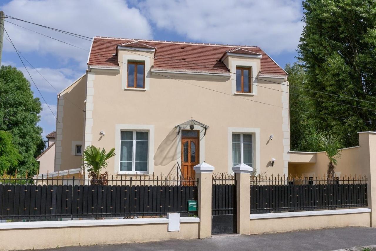 Joli Appartement De Vacances 에쿠엥 외부 사진